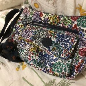Floral Kipling bag !
